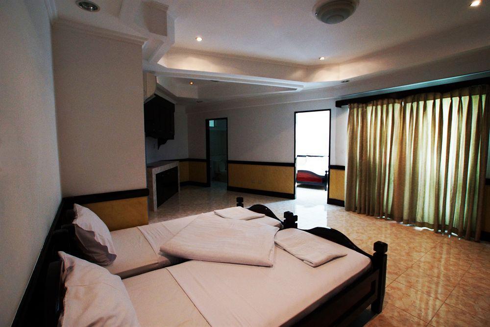 Green One Hotel Lapu-Lapu City Kültér fotó