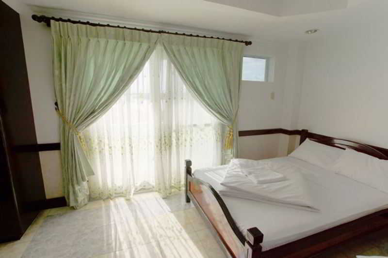 Green One Hotel Lapu-Lapu City Kültér fotó