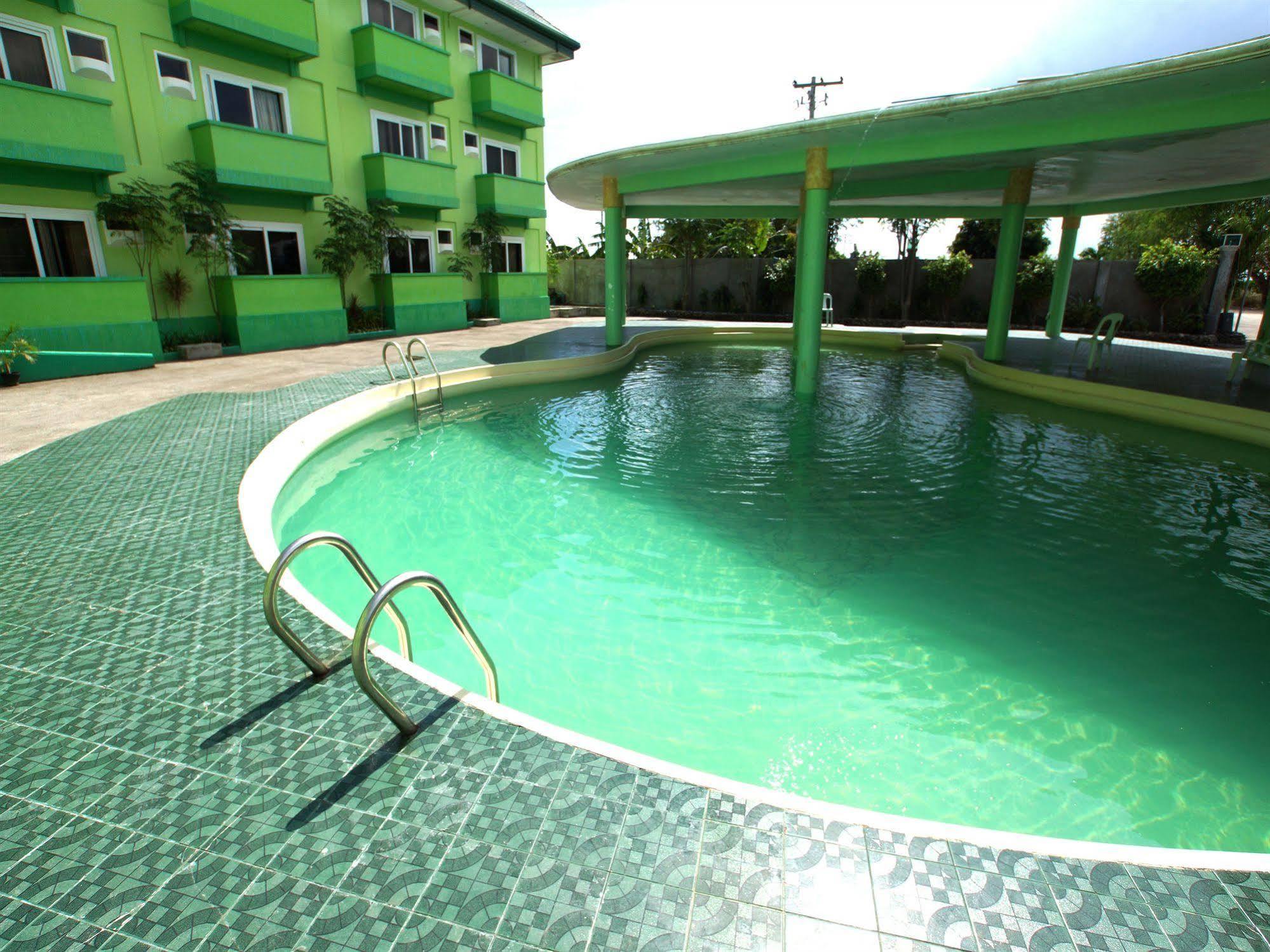 Green One Hotel Lapu-Lapu City Kültér fotó