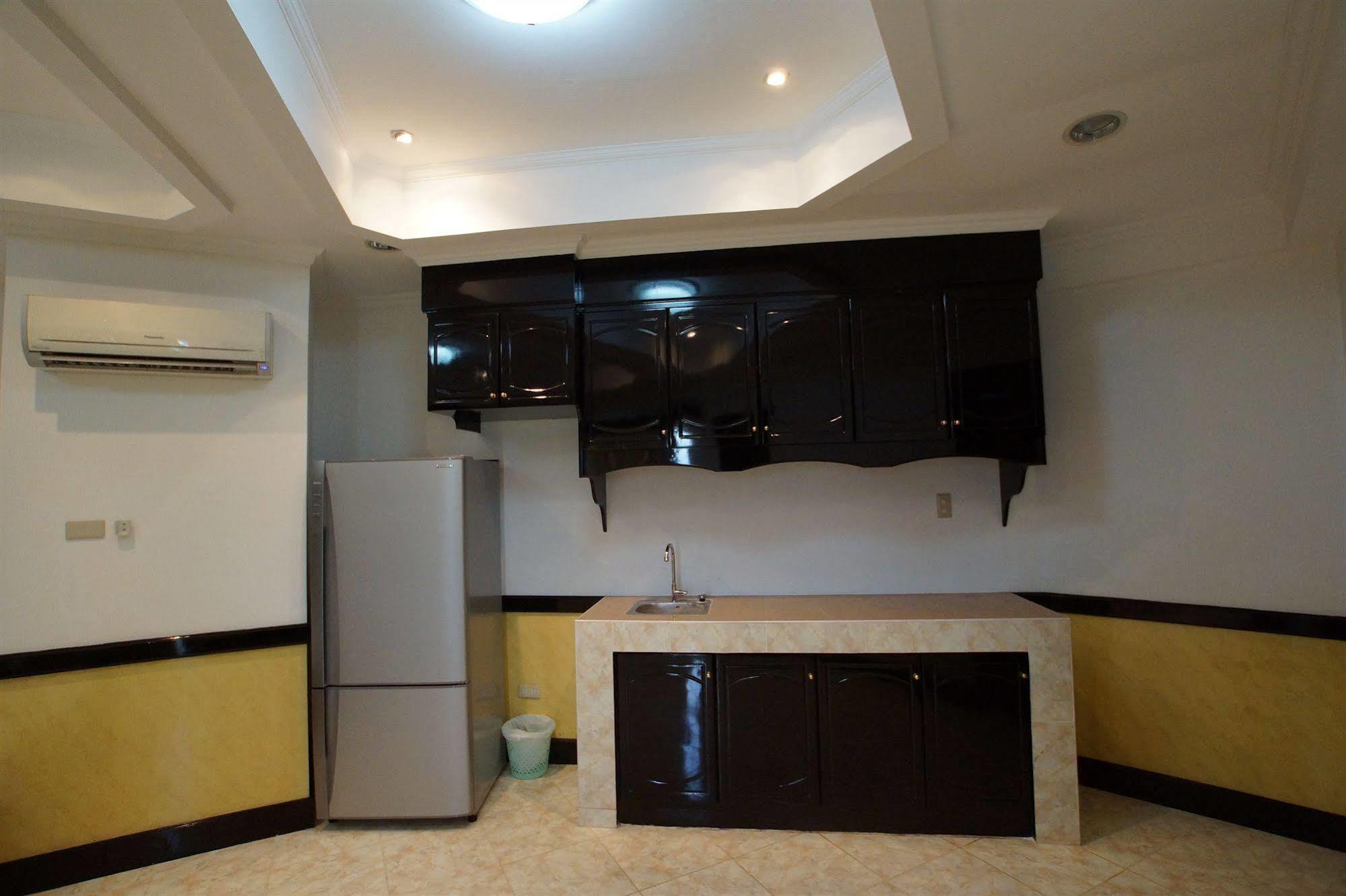 Green One Hotel Lapu-Lapu City Kültér fotó